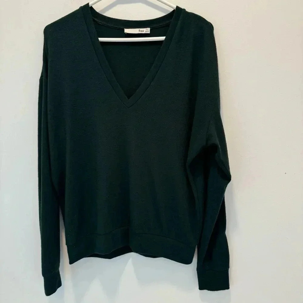 Wilfred Free Shirt Womens XXS  Green V Neck Pullover Sweater Tee Classic